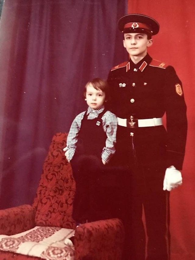 Михайло Присяжнюк привітав читачів сайту СТБ з Новим 2018 роком С братом (2)