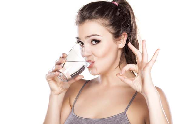 Women-drinking-water