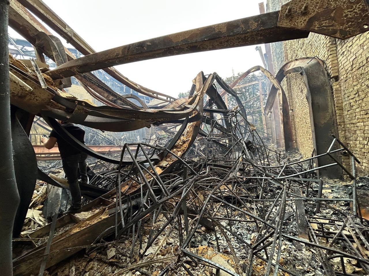 Через ворожий обстріл знищено ще один знімальний павільйон телеканалу СТБ Через ворожий обстріл знищено ще один знімальний павільйон телеканалу СТБ