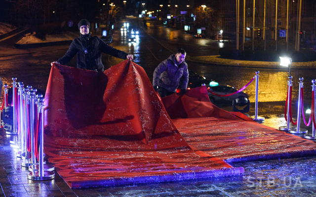 Фото 44 к: Кто пришел поддержать финалистов на церемонию награждения победителя? (ФОТО)