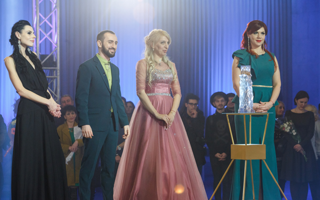 Фото 1 к: Кто пришел поддержать финалистов на церемонию награждения победителя? (ФОТО)