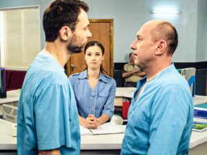 Черговий лікар 35 серія 3 сезон дивитись онлайн від 20.12.2023