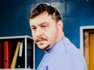 Черговий лікар 1 серія 4 сезон дивитись від 25.12.2023