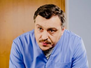 Черговий лікар 24 серія 4 сезон дивитись від 10.01.2024
