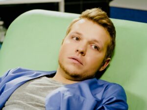 Черговий лікар 27 серія 4 сезон дивитись від 11.01.2024