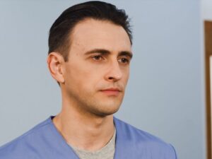 Черговий лікар 6 сезон 27 серія дивитись від 21.03.2024
