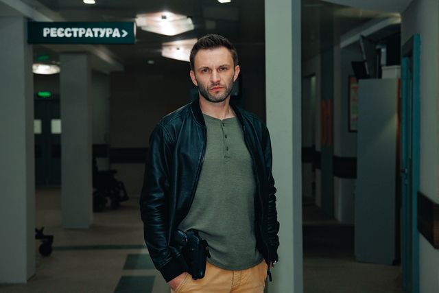Що почитати: актори серіалу «Лікарі» поділилися своїми книжковими фаворитами Ігор Гартман -Андрій Козаченко серіал Лікарі 2025