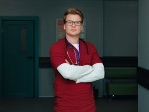 Прокопчук Кирило - Артемій Кравець серіал Лікарі 2025