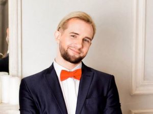 Саша Волков привел на кастинг 6-го сезона страшно красивого ученика