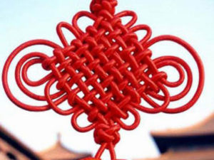 Красная нить: легенды и мифы об обереге узел