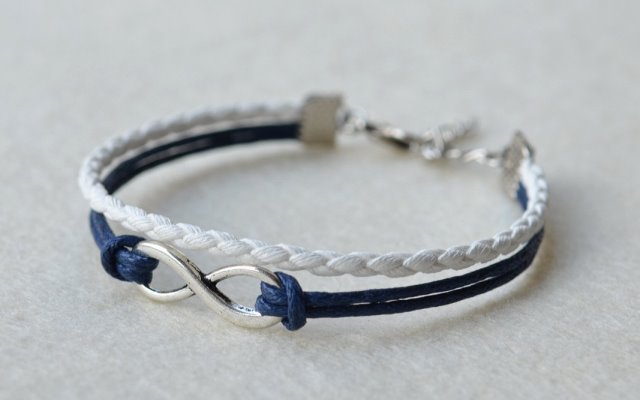 Браслет бесконечность