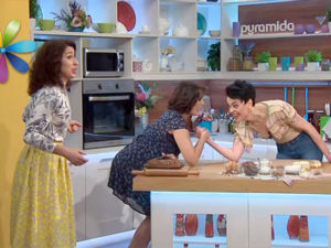 Шоколадный торт: простой рецепт в видео