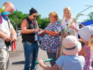Перетворення в селі від Діми Коляденка і Олени Мельник