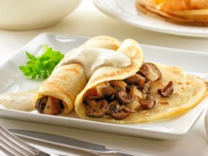 Ворожіння на млинцях на Масляну