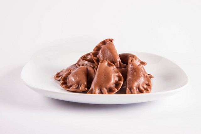 шоколадные вареники с вишней