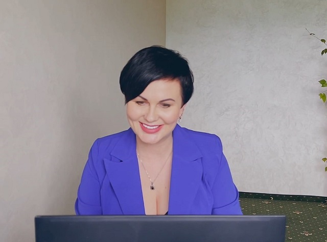 Допомога психолога: Як допомогти літній людині пережити стрес від війни? Допомога Психолоха Світлана Арефнія