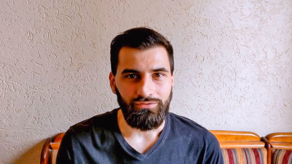 Ми з України: Київські айтішники створюють павербанки для ЗСУ фактично з електронних сигарет | Все буде добре