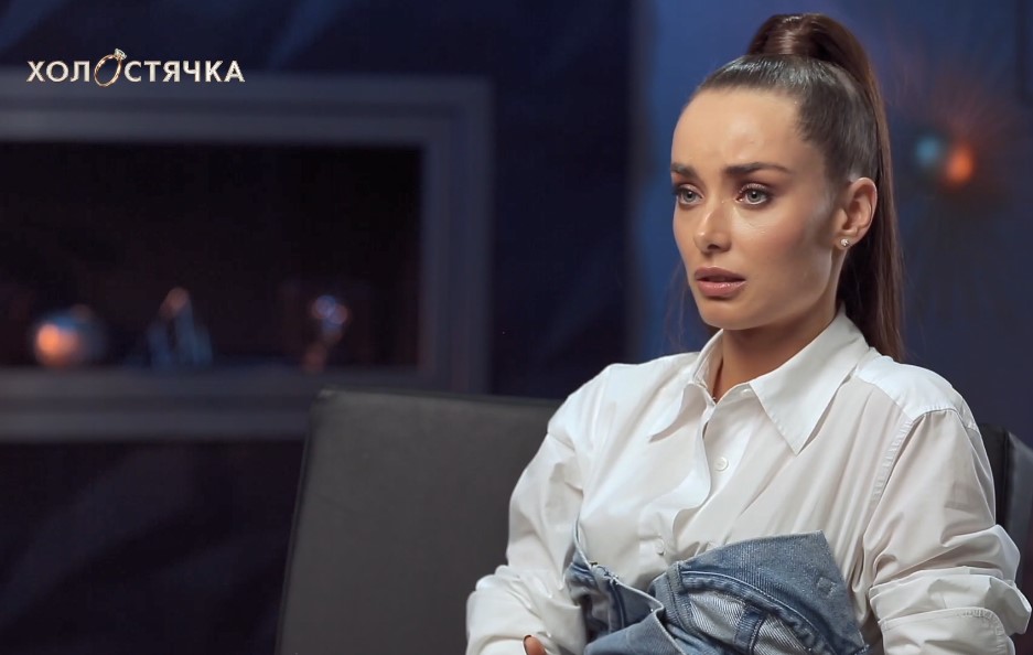 Учасники проекту Холостячка 4 випуск про серіал Кріпосна