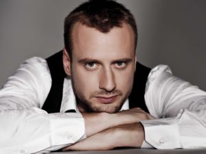 френсис метью, холостяк