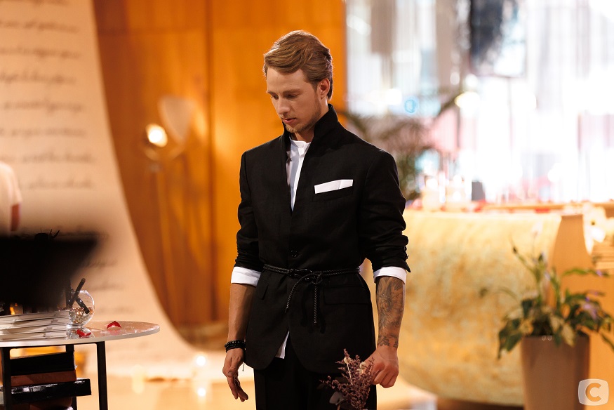 Хто отримав троянду першого враження від Холостяка?