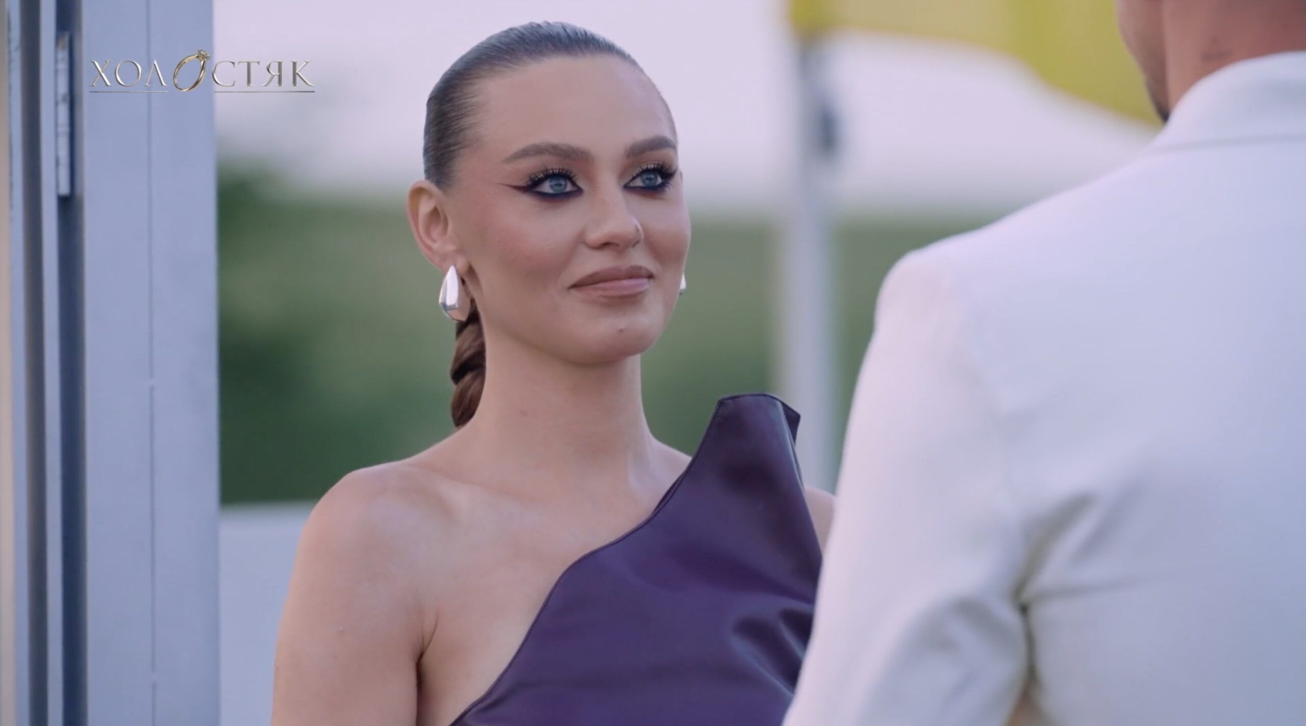 Поява на даху лімузина, сеанс тату та пігулки кохання: як пройшла Перша вечірка «Холостяк-14» Холостяк 14 - Перша вечірка