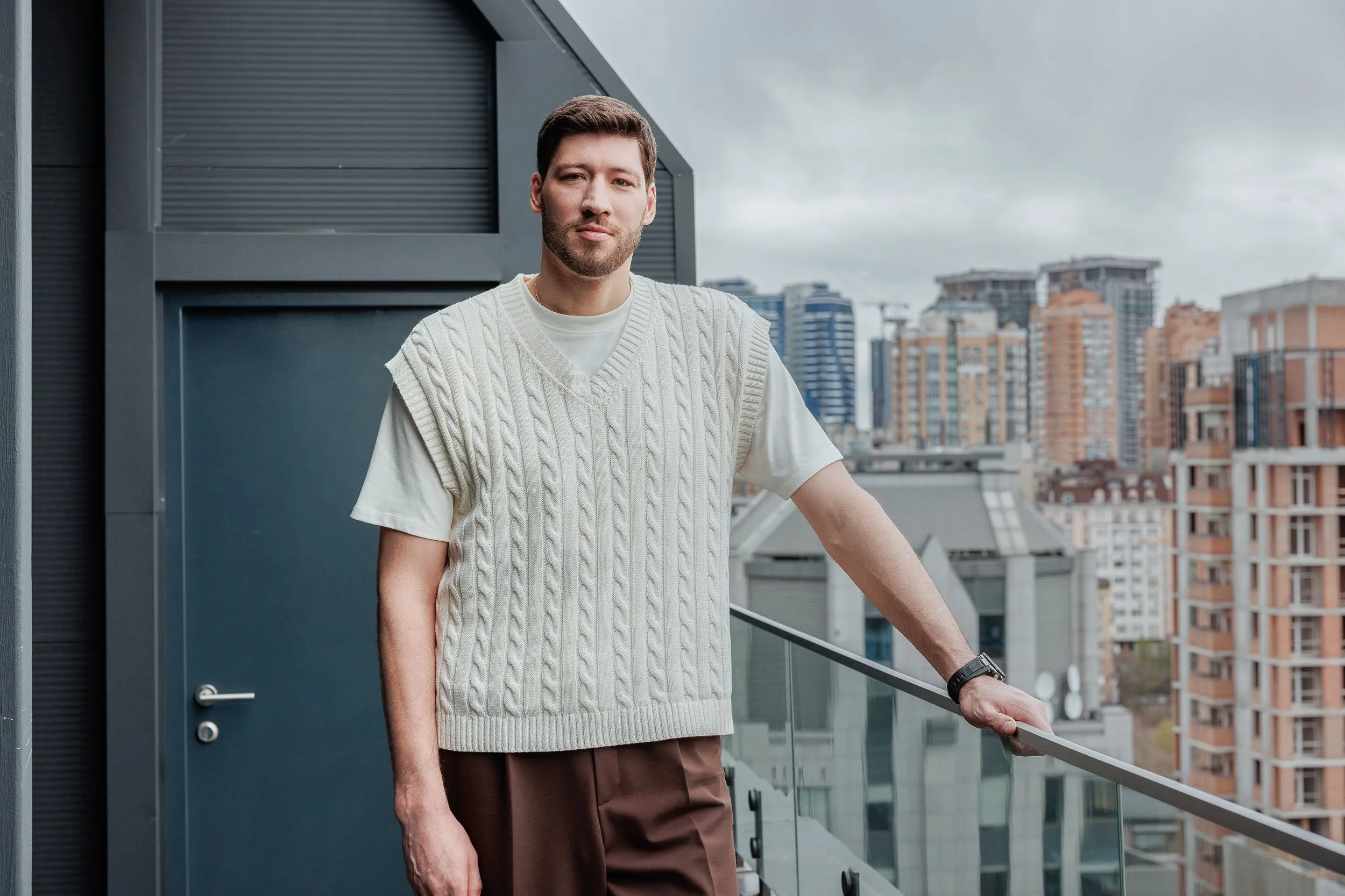 «Народився в Одесі о 5:15»: Холостяк Кравцов відповів, чи вірить у натальні карти та Матрицю долі Вʼячеслав Кравцов - Холостяк 15 сезону