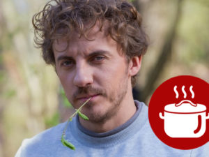 Евгений Клопотенко живет в парижской семье