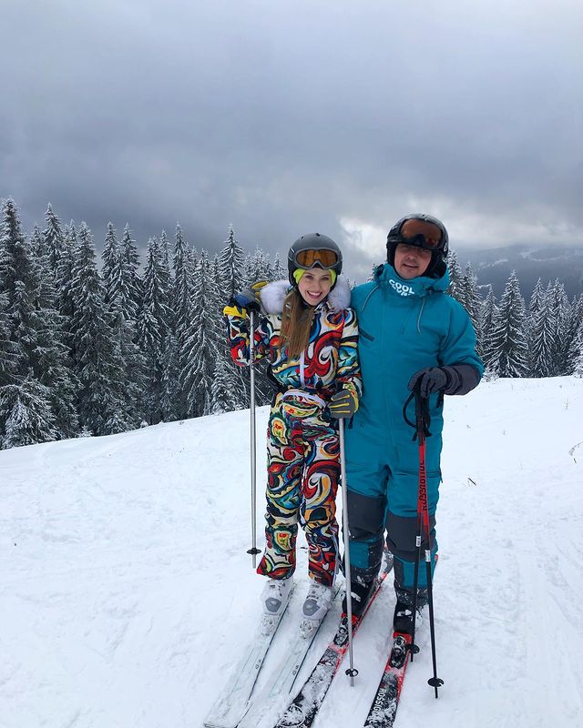 Анна Сагайдачна вирушила з чоловіком на Буковель Анна Сагайдачна вирушила з чоловіком на Буковель