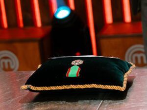 Фото 5 до: Суддя «МастерШеф» Ольга Мартиновська отримала престижний французький орден