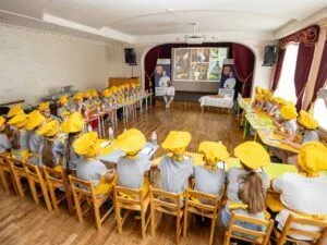 Фото 4 до: Юні кулінарні супергерої: Володимир Ярославський провів освітню зустріч для школярів