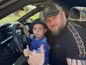 «Коли він вперше сказав «мама», я розплакалася»: Алекс та Аля Якутови розповіли про свій шлях до усиновлення Кірюші Фото 2 до: «Коли він вперше сказав «мама», я розплакалася»: Алекс та Аля Якутови розповіли про свій шлях до усиновлення Кірюші