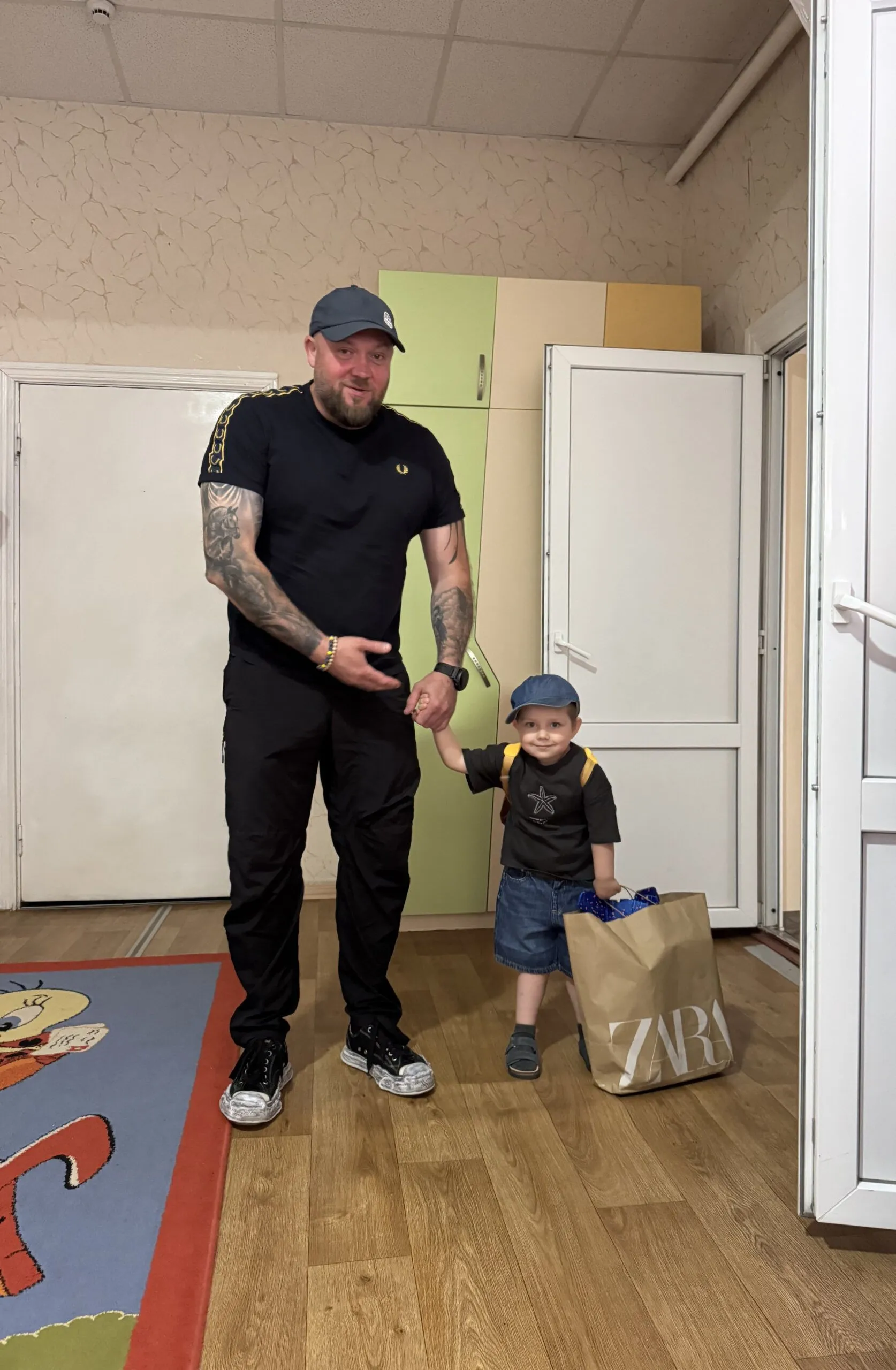 «Коли він вперше сказав «мама», я розплакалася»: Алекс та Аля Якутови розповіли про свій шлях до усиновлення Кірюші Фото 3 до: «Коли він вперше сказав «мама», я розплакалася»: Алекс та Аля Якутови розповіли про свій шлях до усиновлення Кірюші