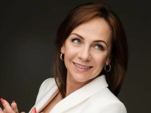 Олена Узлюк