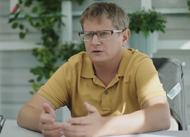 Ревность и приключения дочки-подростка: Евгений Сморигин рассказал, что ждет его героя в «Папаньках»-4 Евгений Сморигин рассказал, что ждет его героя в Папаньках-4