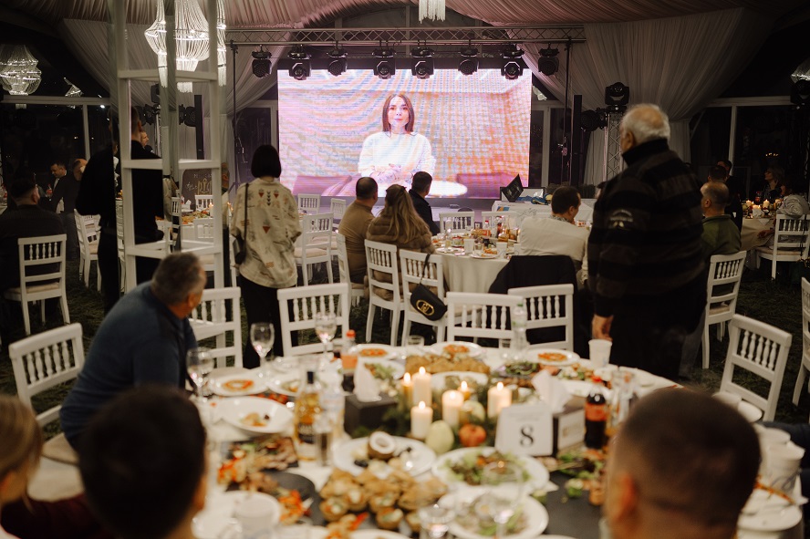 «Кава» за $16 000: команда серіалу «Кава з кардамоном» надала лот на закупівлю дронів українського виробництва Команда серіалу «Кава з кардамоном» надала лот на закупівлю дронів українського виробництва