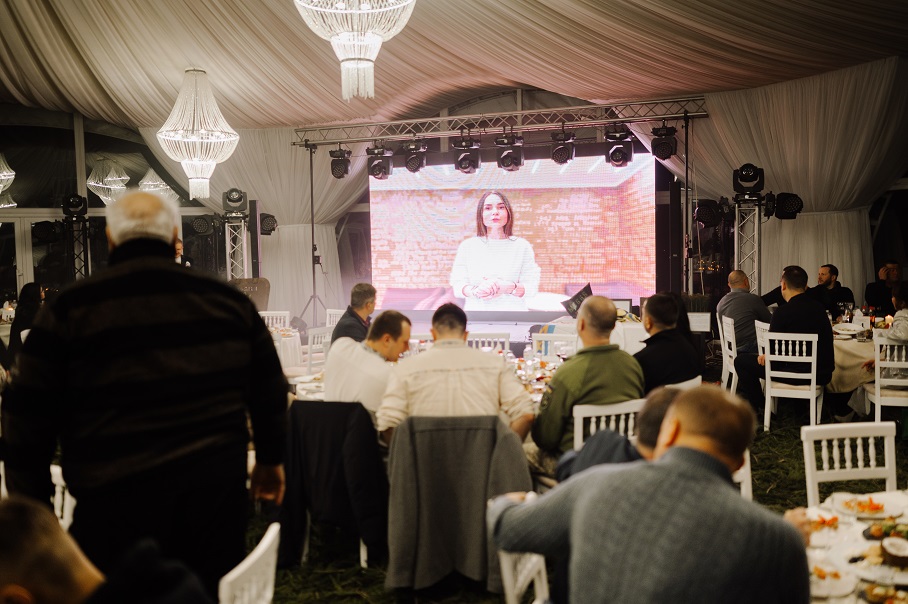 «Кава» за $16 000: команда серіалу «Кава з кардамоном» надала лот на закупівлю дронів українського виробництва Команда серіалу «Кава з кардамоном» надала лот на закупівлю дронів українського виробництва