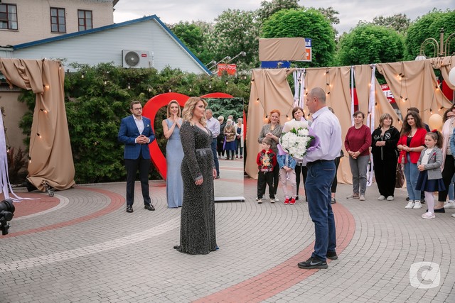 Стосунки після зради і зіркові гості: чим запам’ятався 1 випуск мейковеру «Щасливі за сім днів»? счастливы за семь дней