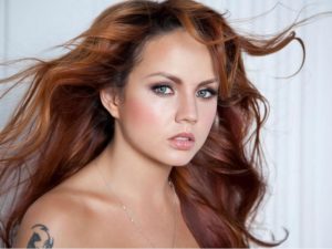 Елена Ваенга стала жертвой маньяка