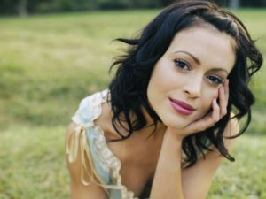 Звезда сериала «Все женщины ведьмы» стала дизайнером бумажных полотенец