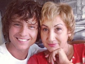 Пародия на Дмитрия Карпачева рассмешила гостей «Телетриумфа» до слез