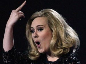 Адель предложили сняться в Playboy полностью обнаженной