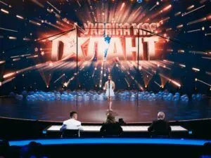 Анастасія Кузьменко – номер на пілоні на «Україна має талант» 2026 Фото 11 до: Анастасія Кузьменко - Україна має талант 2026