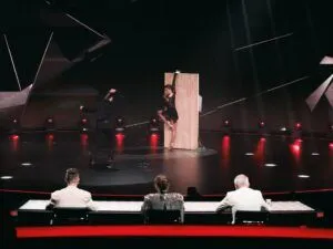 Анастасія Іл’їна та Дмитро Баїн – метання ножів на «Україна має талант» 2026 Фото 3 до: Анастасія Іл’їна та Дмитро Баїн на Україна має талант 2026