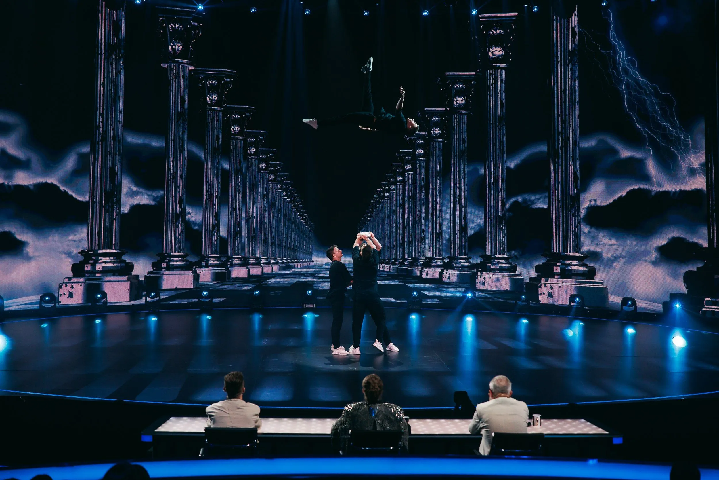«SKY LIGHTS» – колектив акробатів на «Україна має талант» 2026 Фото 7 до: SKY LIGHTS на «Україна має талант» 2026
