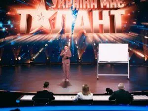 Толя Белаєнко – фокусник на «Україна має талант» 2026 Фото 1 до: Толя Белаєнко на Україна має талант 2026
