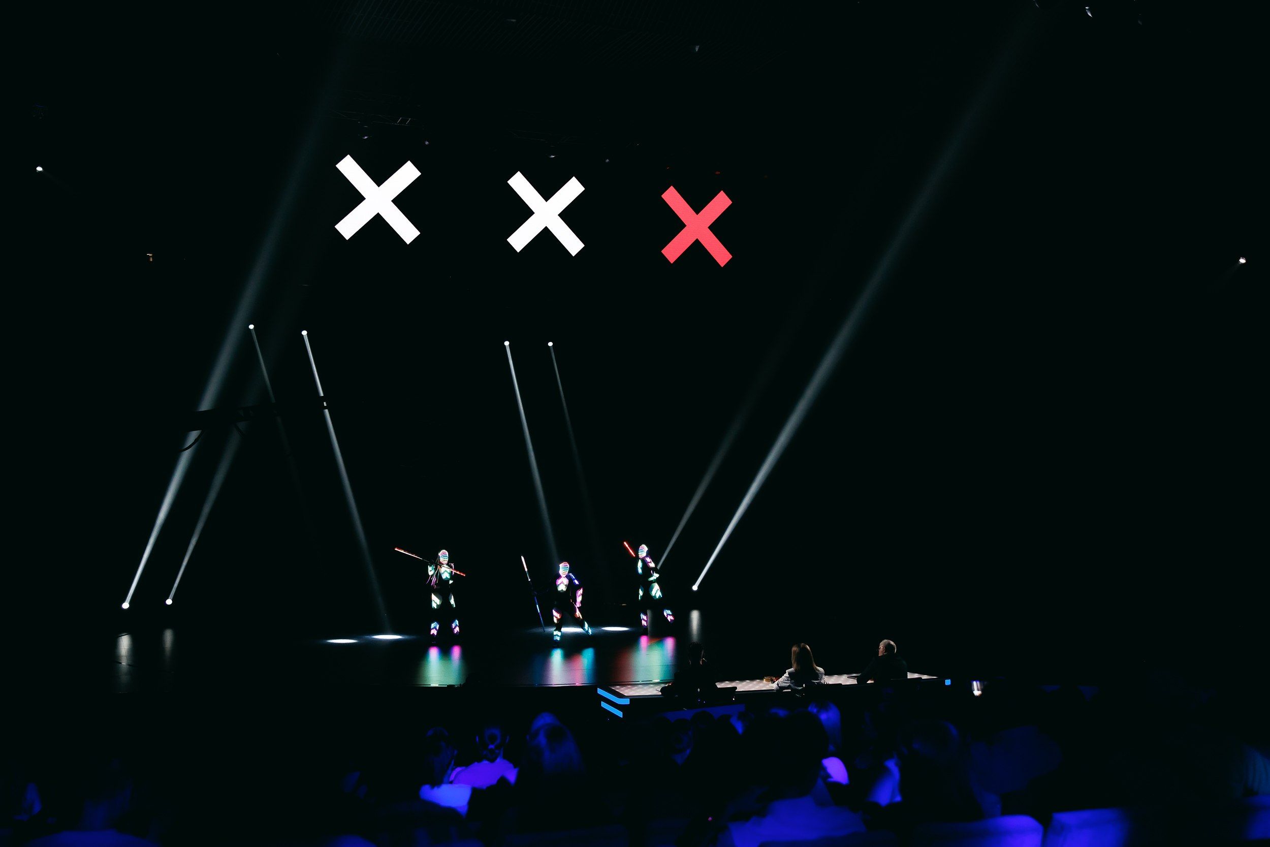 «RESET SHOW» – світлодіодне шоу на «Україна має талант» 2026 Фото 1 до: «RESET SHOW» на Україна має талант 2026