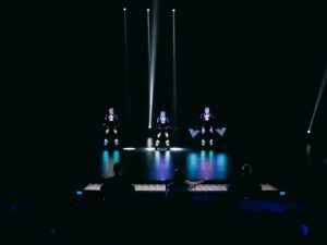«RESET SHOW» – світлодіодне шоу на «Україна має талант» 2026 Фото 2 до: «RESET SHOW» на Україна має талант 2026