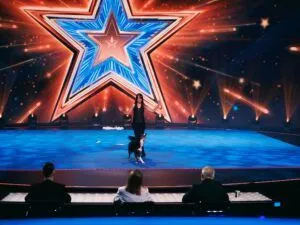 Анастасія Саакян та Мія – дресирування собаки на «Україна має талант» 2026 Фото 5 до: Анастасія Саакян та Мія на Україна має талант 2026