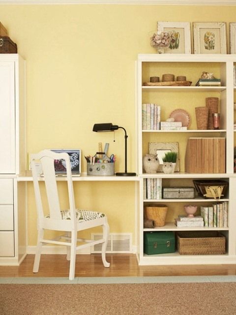 Топ-10 ідей, як перетворити кімнату в домашній офіс! shelf-inbetween-bookcase1