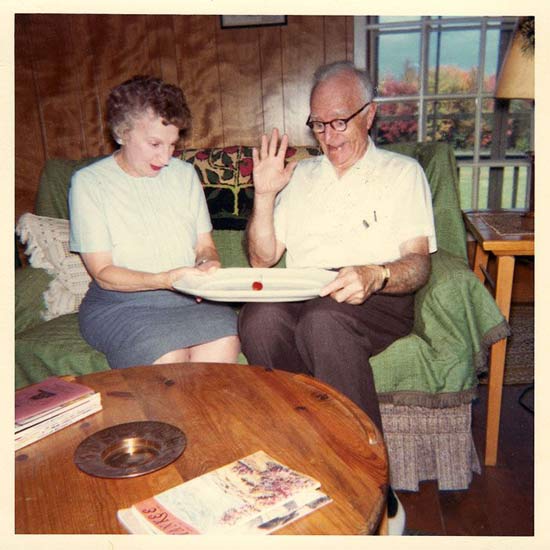 20 дідусів, які беруть від життя все grandpa-grandma-funny-family-awkward-photos